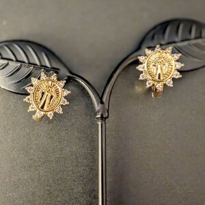 💥 18K Gold Plated Virgin Mary Earrings with Crystal CZ – Elegant & Timeles…